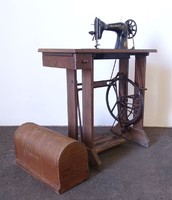 0M278 Antik fa állványos egyfiókos SINGER varrógép