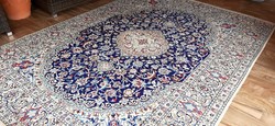 Selyemkontúros Nain kézi csomózású Iráni perzsa szőnyeg