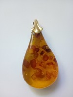 Amber pendant (205)