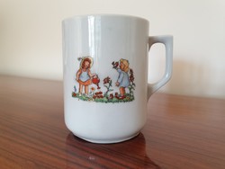 Régi Zsolnay porcelán kislányos bögre mesemintás kertészlányok teás csésze