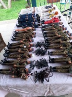 Katonai Militária gyűjtemény 40 db egyenruhás 1/6 os barbie méretű baba részletgazdag hű kidolgozás