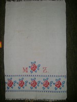 Régi, rózsás vászon törölköző M. Z. monogrammal