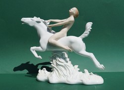 Csodálatos német Wallendorf porcelán figura meztelen lány hölgy lóháton lovagló amazon 