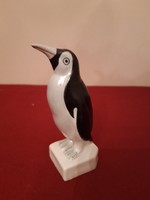 Ritka gyűjtői Aquincumi Pingvin porcelán figura