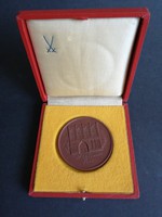Treptower tor Neubrandenburg-Meissen porcelain plaque medal in original box - ep