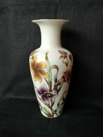 Gyönyörű virágmintás, dúsan festett Zsolnay váza, új