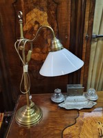 Restaurált antik íróasztali lámpa, fehér üveggel