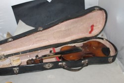 Antik hegedű tokkal 906