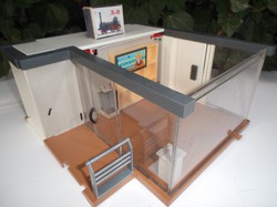 Makett - ház - konyha - terasz - szoba - tolóajtóval - 23 x 23 x 11 cm - szép állapot - műanyag
