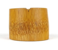 1B562 Faragott bambusz hamutál 8.5 cm