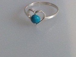 Ezüst kis gyűrű szív alakú díszítésel kis kék kővel 925 