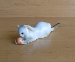 Zsolnay porcelán labdázó cica figura 11,5 cm hosszú (po-4)