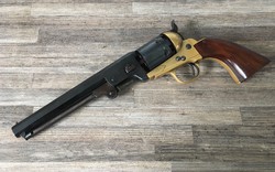 Colt 1851 Navy Revolver replica