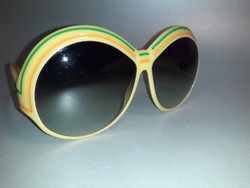UNIKUM Vintage  CHRISTIAN DIOR 2040-70 napszemüveg az 1970-es évekből