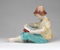 1B794 Kispesti porcelán olvasó fiú figura 10.5 cm