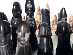 Afrikai - Kenya - zsírkő szappankő  kézzel faragott sakk figurák - tábla nélkül