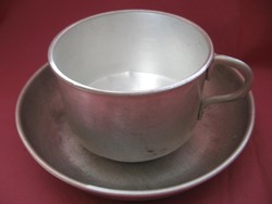 Régi alumínium leveses csésze tányérral