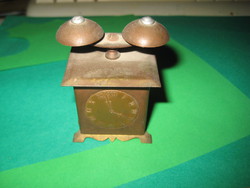 Csörgő óra miniatúra  ,rézből , szép kézimunka ,  5 x 6 cm