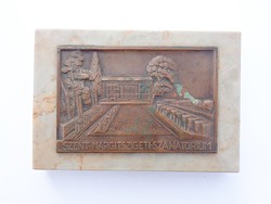 Ludvig E. Budapest - Szent-Margitszigeti Szanatórium plakett, márvány talpon