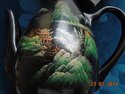 Kézzel festett japán, aranyozott lakkfa kiöntő,magashegyi táj pagodákkal mintával