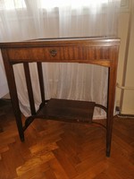 Szecessziós antik zárható vitrin asztal