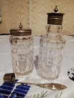 Eladó régi fűszertartó készlet öntött üveg aljjal!