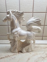 Porcelán ló, szobor eladó! Gyönyörű fehér vágtató ló , fennséges