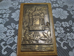 Ópusztaszer 1986, forestry memorial plaque, bronze cast on an oak base, 12 x 19.5 cm