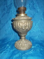 antik fém puttófejes petróleum lámpa 