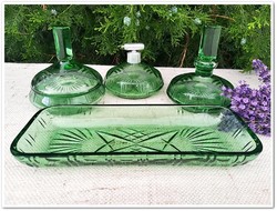 Csodás zöld színű, csiszolt kristály parfümös üvegek, vatta tartó és fésű-smink készlet tartó szett