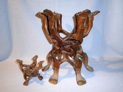 Ritka és különleges egy tömbből mahagóni fából faragott összecsukható tartó teve formájú