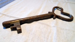 Hatalmas antik szív fejű vas kulcs vintage lakásdísz