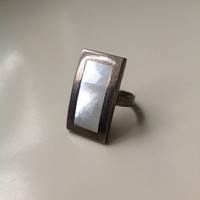 Gyöngyházzal díszített ezüst gyűrű