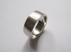 Szép Esprit selyemfényű ezüst karika gyűrű