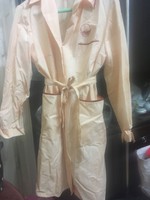 Peach-colored “delicacy” work coat from the 1970s-80s