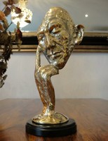 Gondolkodó férfi - arany színű/ absztrakt bronz szobor