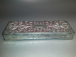 MOST NAGYON JÓ ÁRON! Vintage dísz doboz filigrán mintás fém vörös bársony bélés ékszeres 19 cm