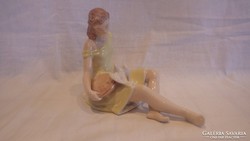 Drasche 1.oszt. porcelán galambetető lány szobor