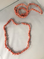 Afrikai, sok apró, lazac színű korallból álló nyaklánc és karkötőnek alkalmas lánc (N)