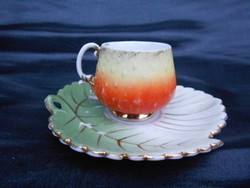 Zsolnay 1880-as évek, eper csésze és csésze alj. Igazi antik, gyűjtői csemege.