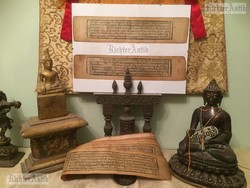 Antik Tibeti Buddhista imakönyv, olvasó.