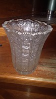 Ólomkristály váza, 20 cm-es magasságú, gyűjtőknek kiváló.