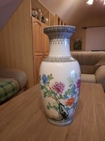 Nagy méretű, jelzett, kézzel festett kínai váza