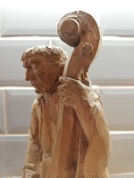 Nagyméretű kézzel faragott fa figura szobor