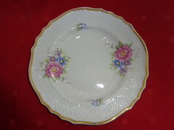 Hollóházi porcelán, rózsaszín virágos, ritka mintás  süteményes tányér, átmérője 18,5 cm.