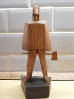 Art Deco Kubista faragott fa figura szobor