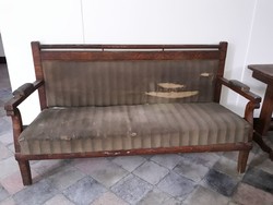 Antik biedermeier kanapé.