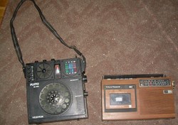 2 régi rádió Pluto és Panasonic