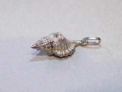 KK954 Gyönyörű aprólékosan kidolgozott ezüst kagyló medál 925