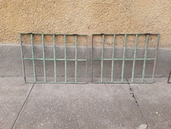 Antik kovácsoltvas ablak